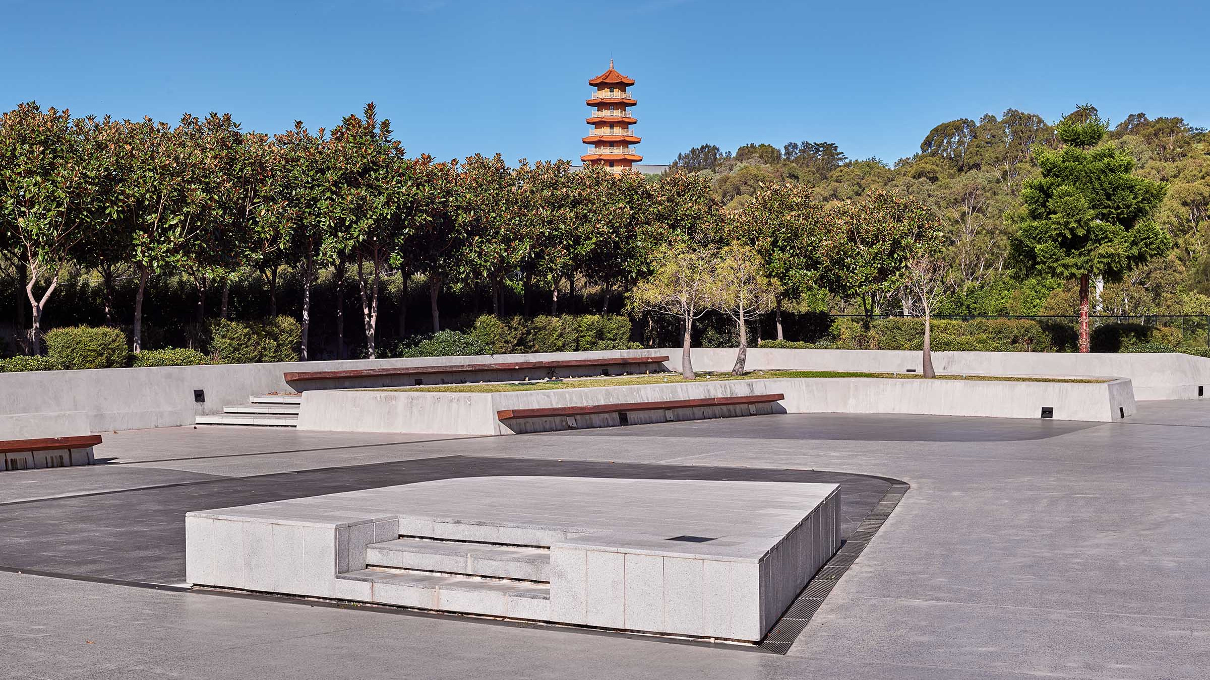 Murray Fredericks 360 Landscape Baffsky Nan Tien Temple