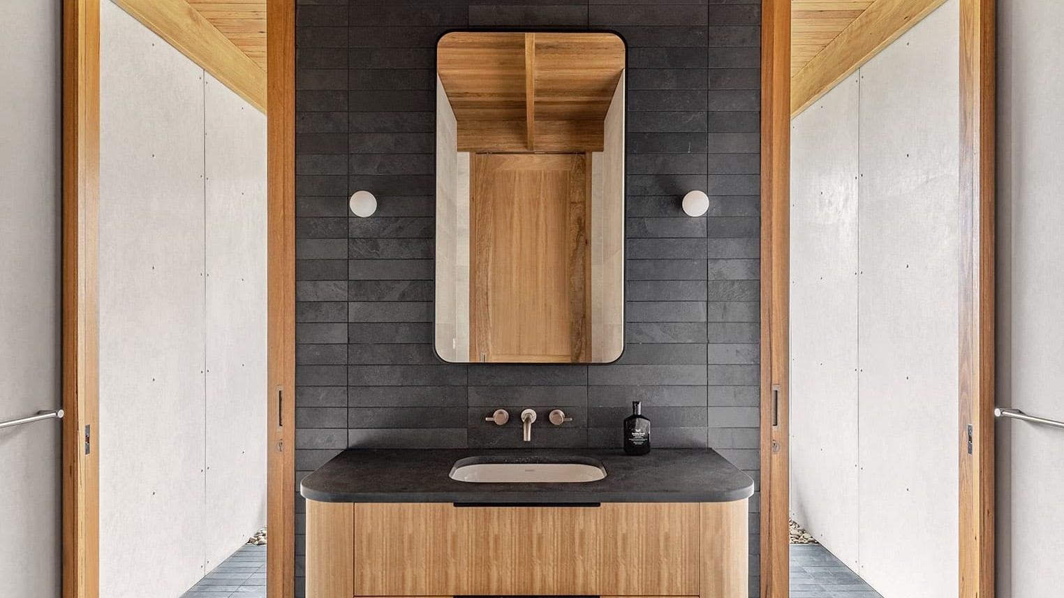 Bendalong Residence by Tony Freeman Architects Architectural Photography by Murray Fredericks